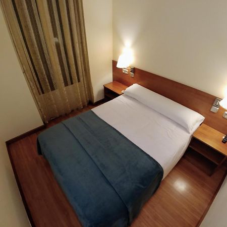 Hostal Prada Borges León Eksteriør billede