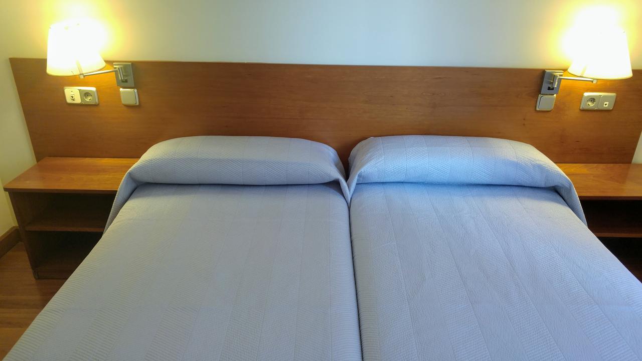 Hostal Prada Borges León Eksteriør billede