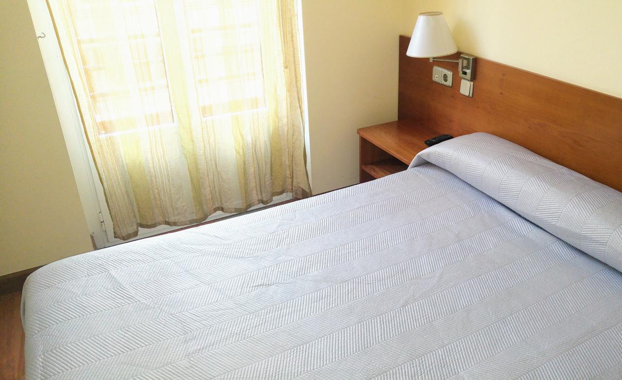 Hostal Prada Borges León Eksteriør billede