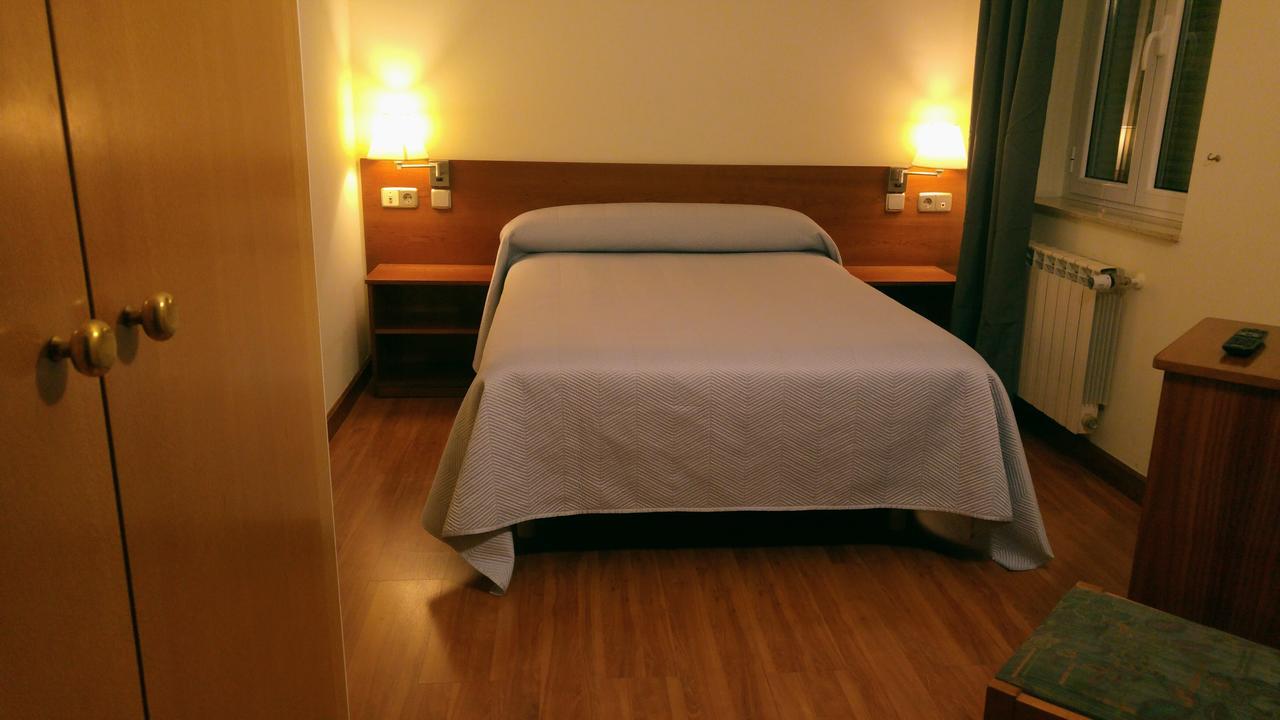 Hostal Prada Borges León Eksteriør billede