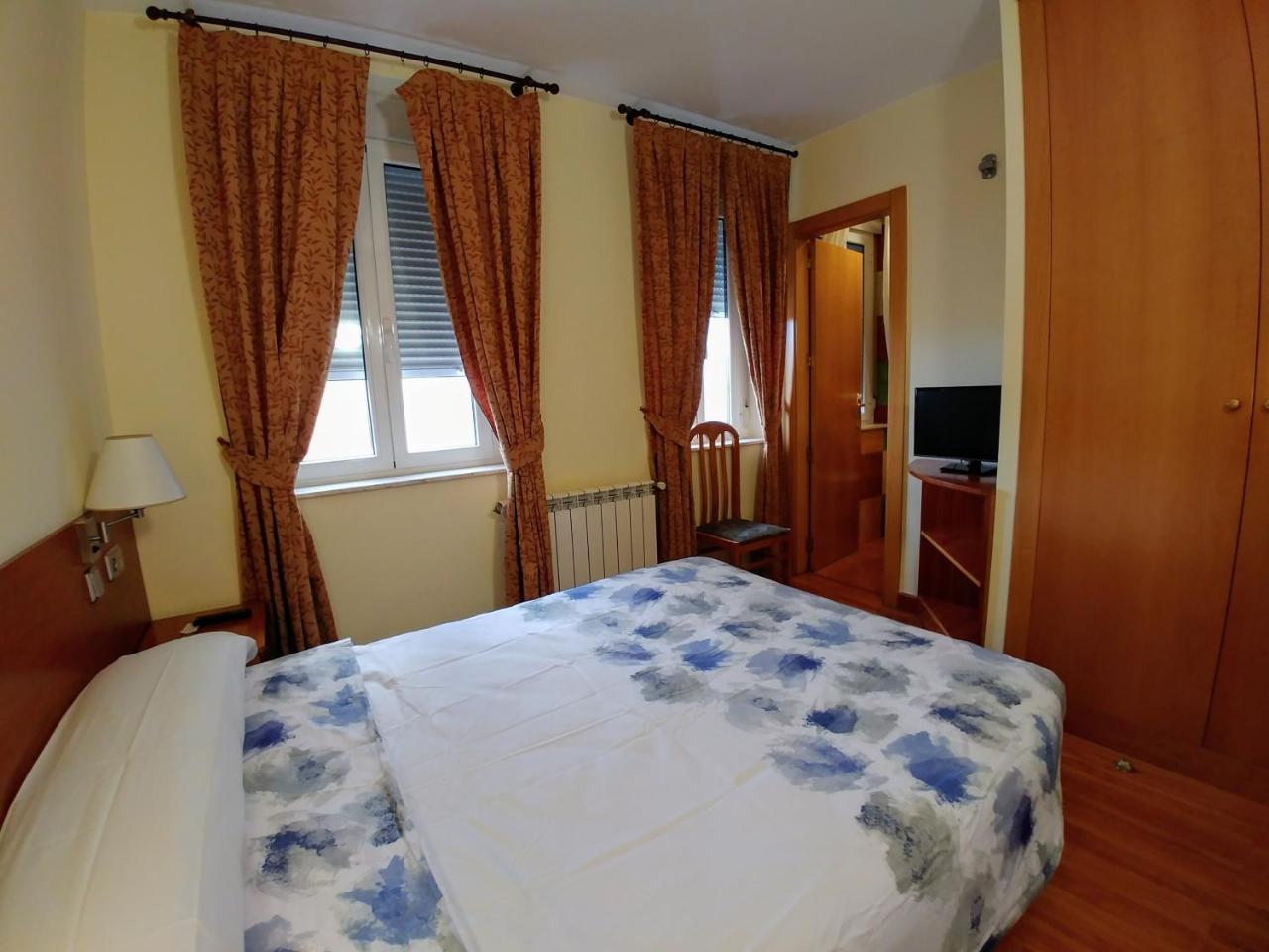 Hostal Prada Borges León Eksteriør billede