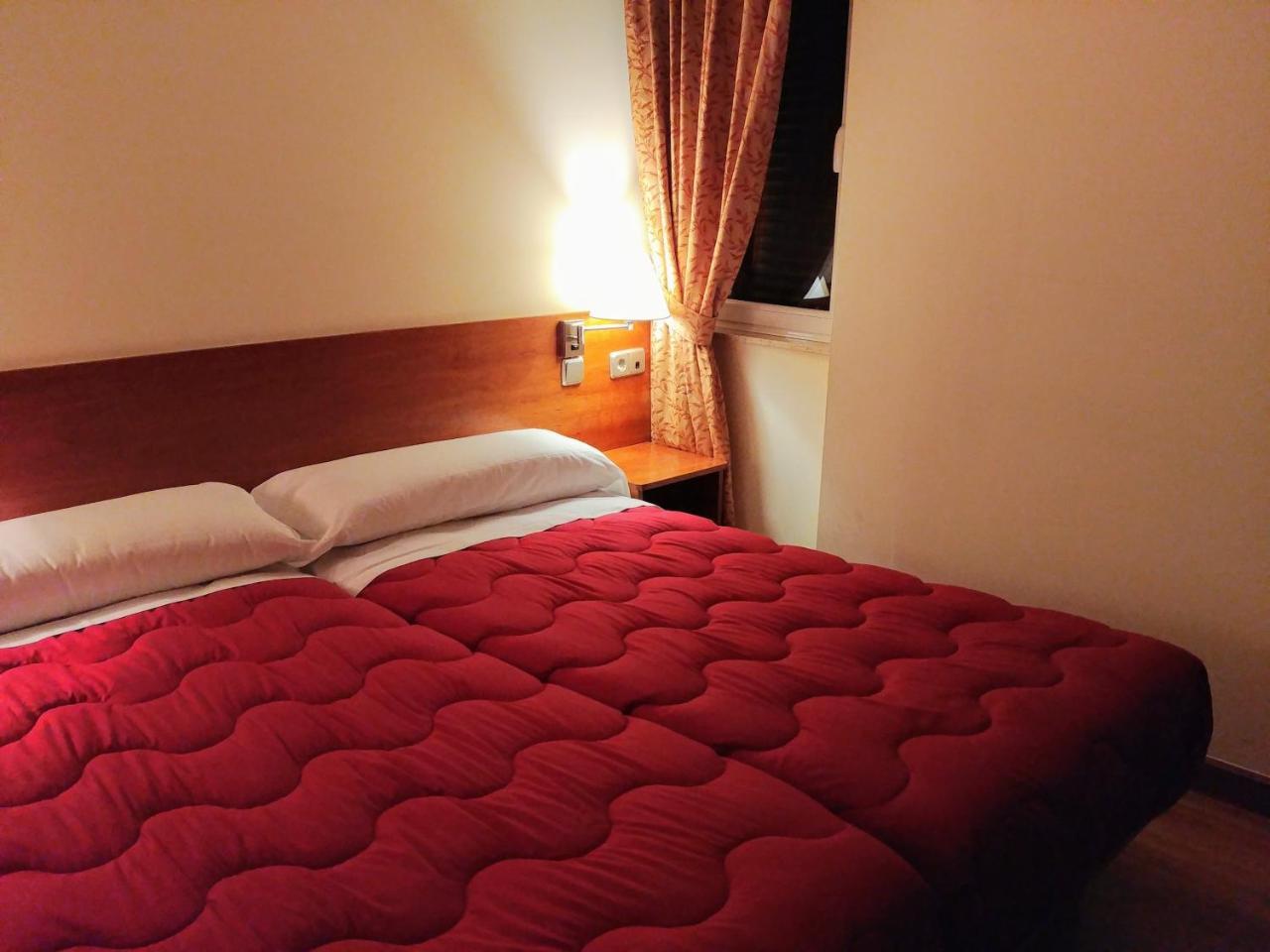 Hostal Prada Borges León Eksteriør billede
