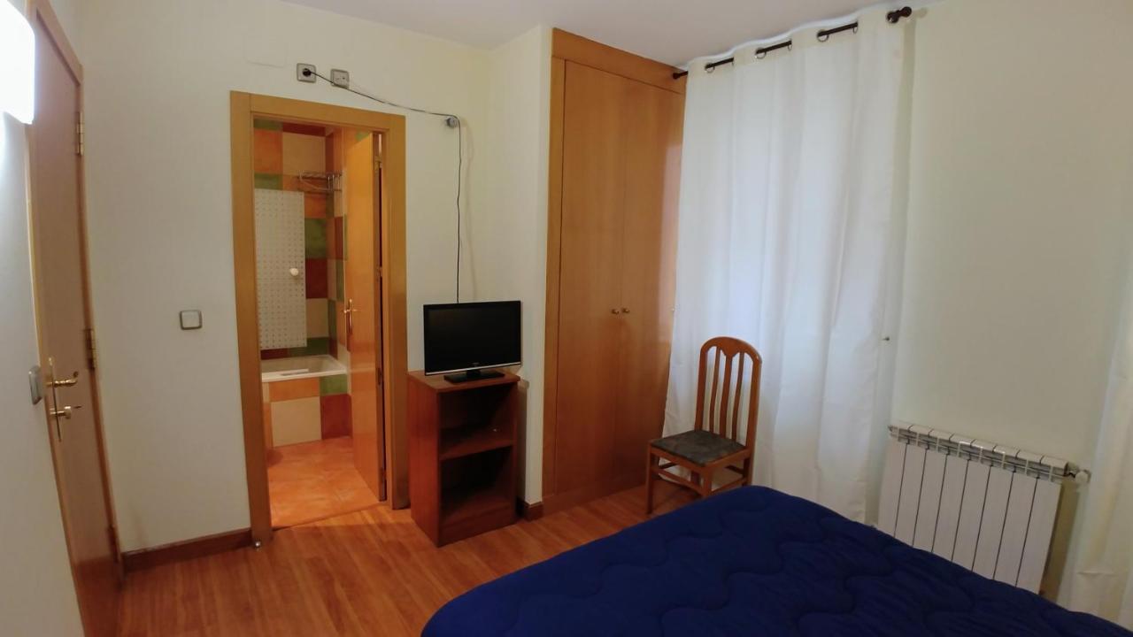 Hostal Prada Borges León Eksteriør billede