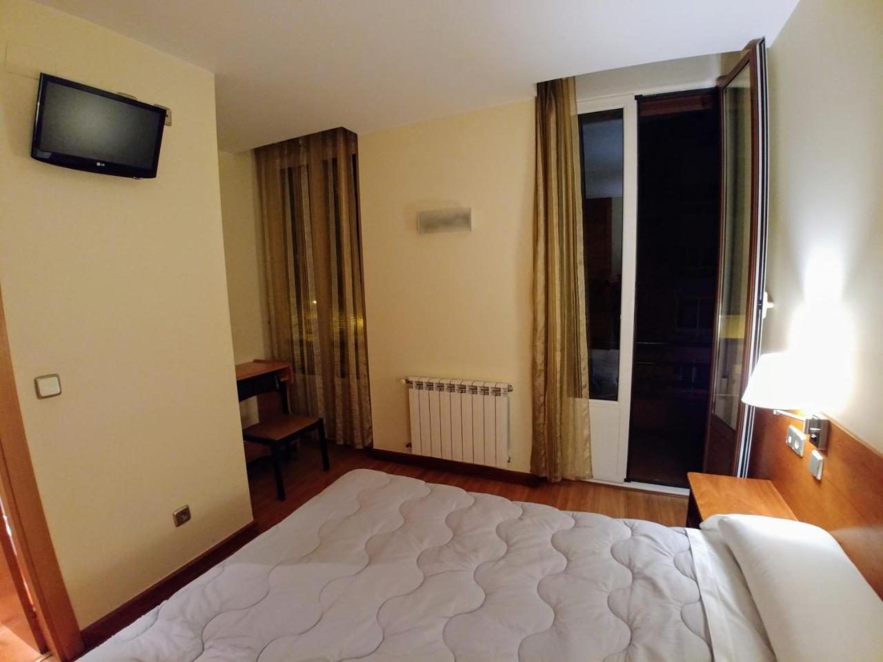 Hostal Prada Borges León Eksteriør billede