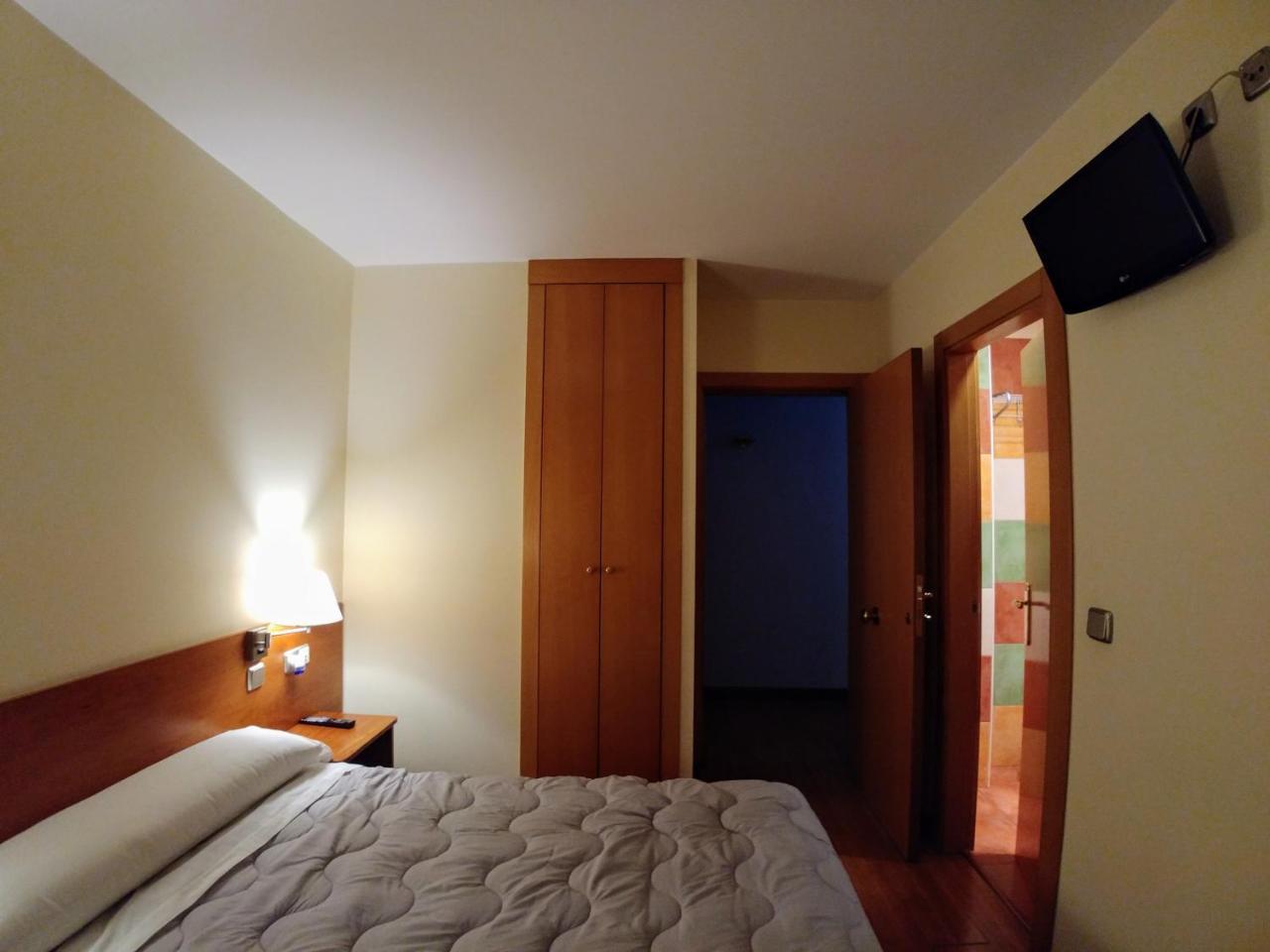 Hostal Prada Borges León Eksteriør billede